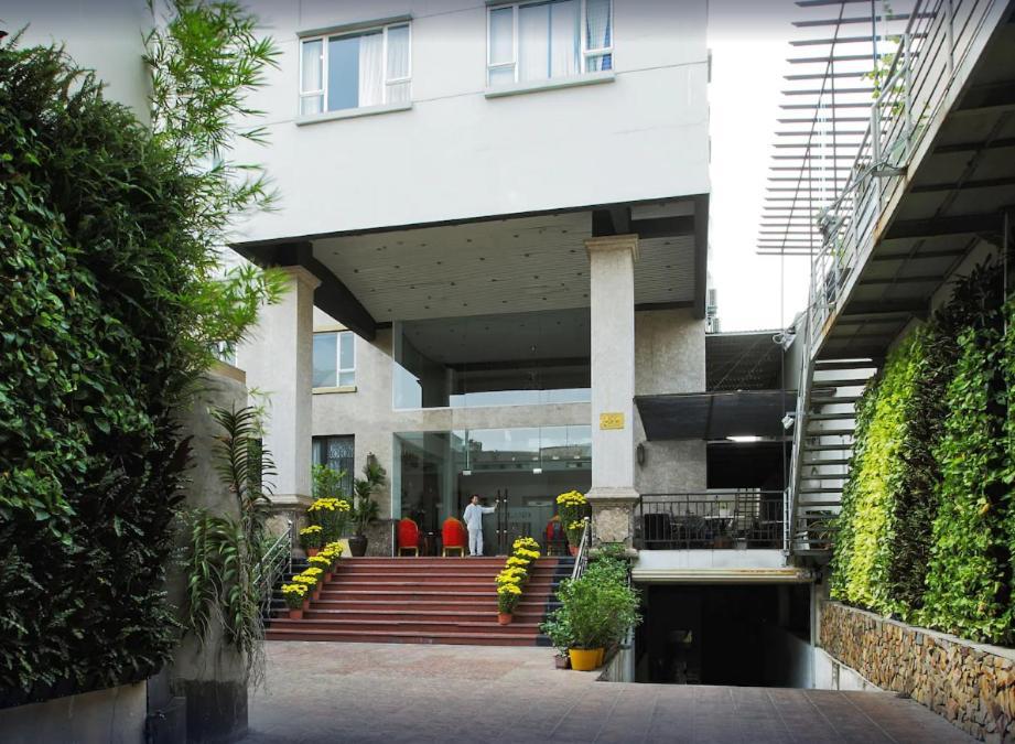 Cozrum Lux - The Arrivals Hotel Ho-Chi-Minh-Stadt Exterior foto